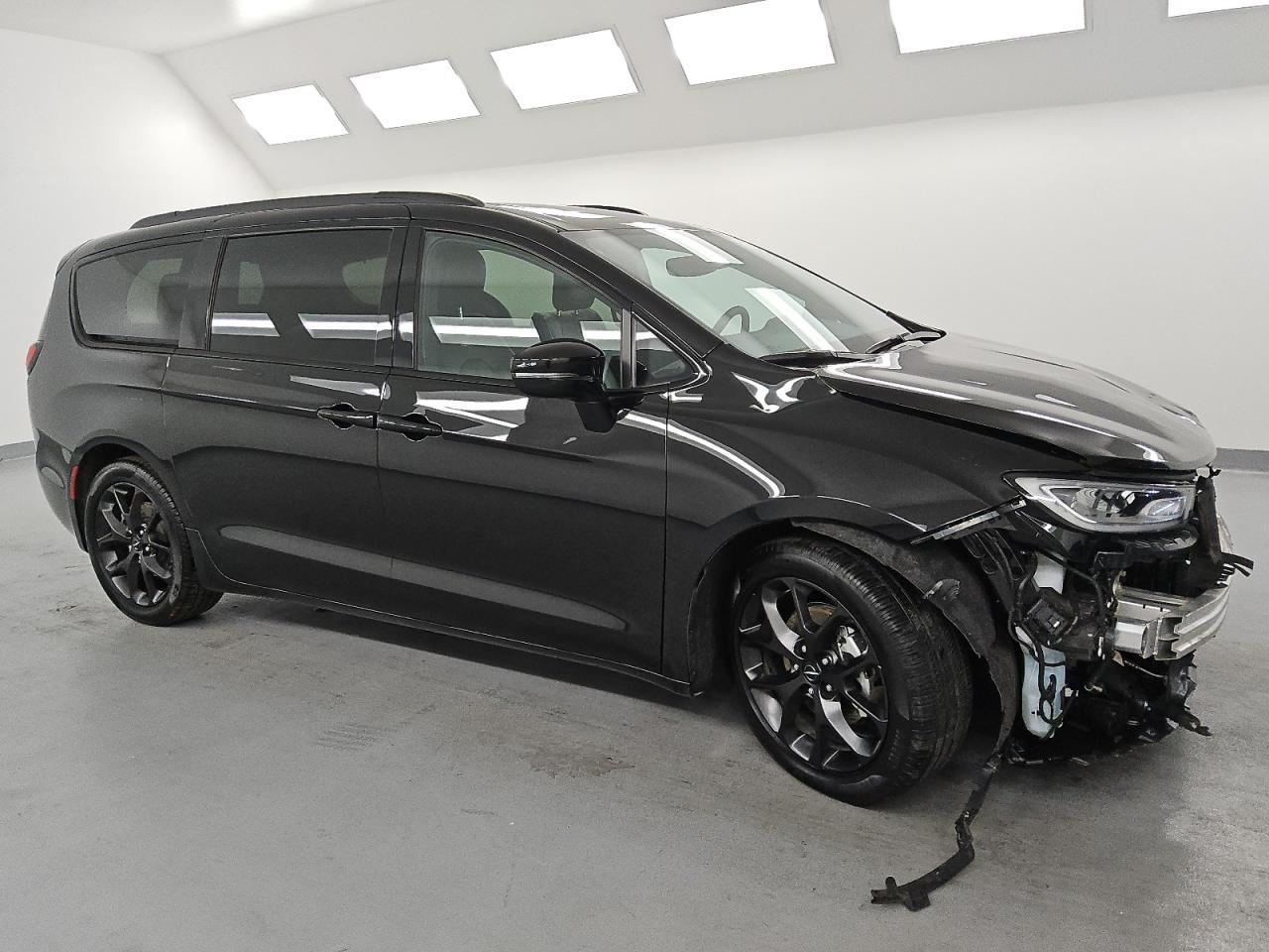 2025 Chrysler Pacifica Limited - Фото 4