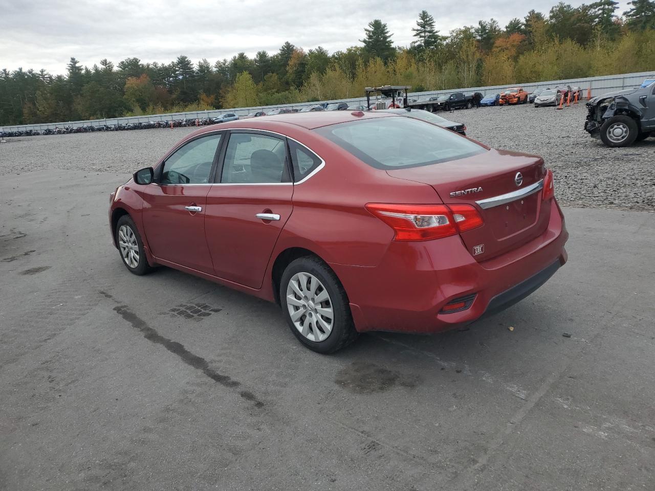 2016 Nissan Sentra S - Фото 2