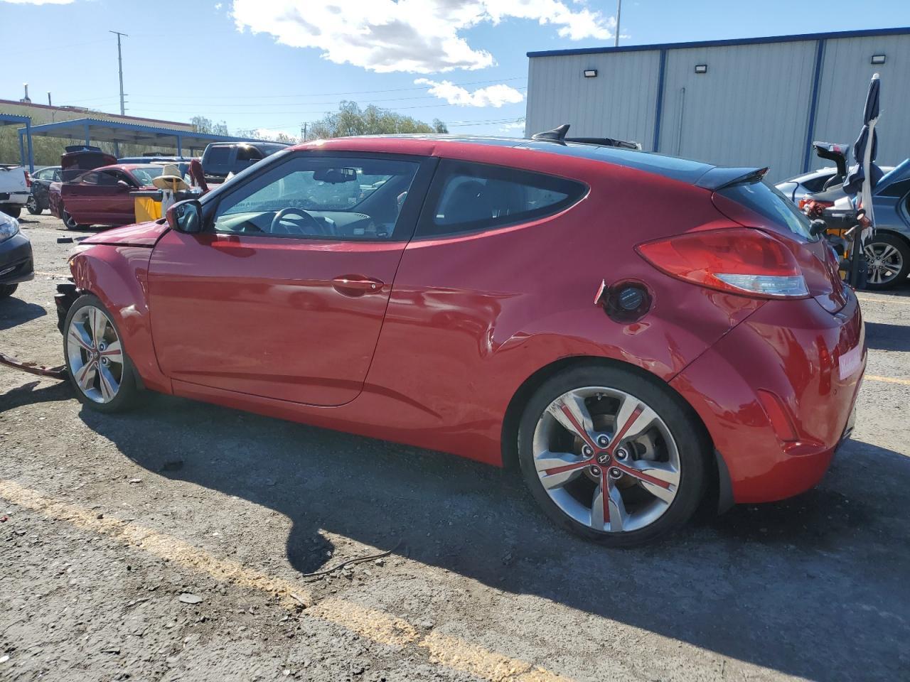 2016 Hyundai Veloster - Фото 2