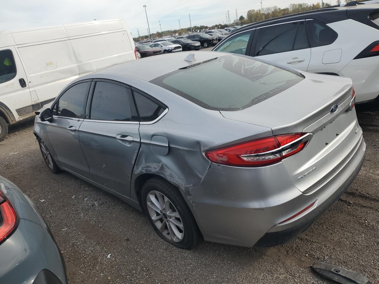 2020 Ford Fusion Se - Фото 2