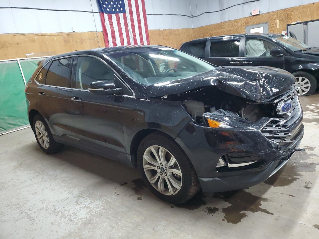 2020 Ford Edge Titanium - Image 4