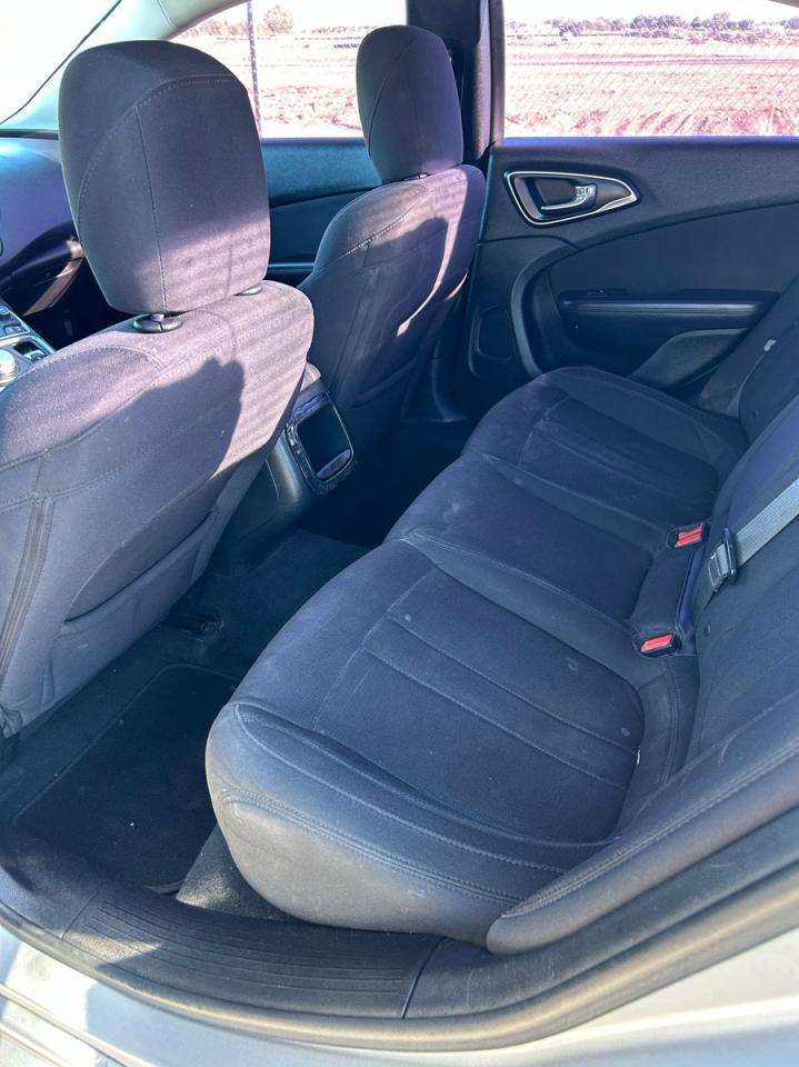 2015 Chrysler 200 Limited - Фото 6