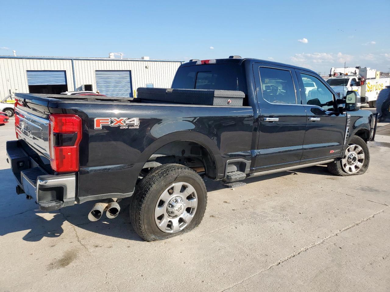 2024 Ford F250 Super Duty - Image 3