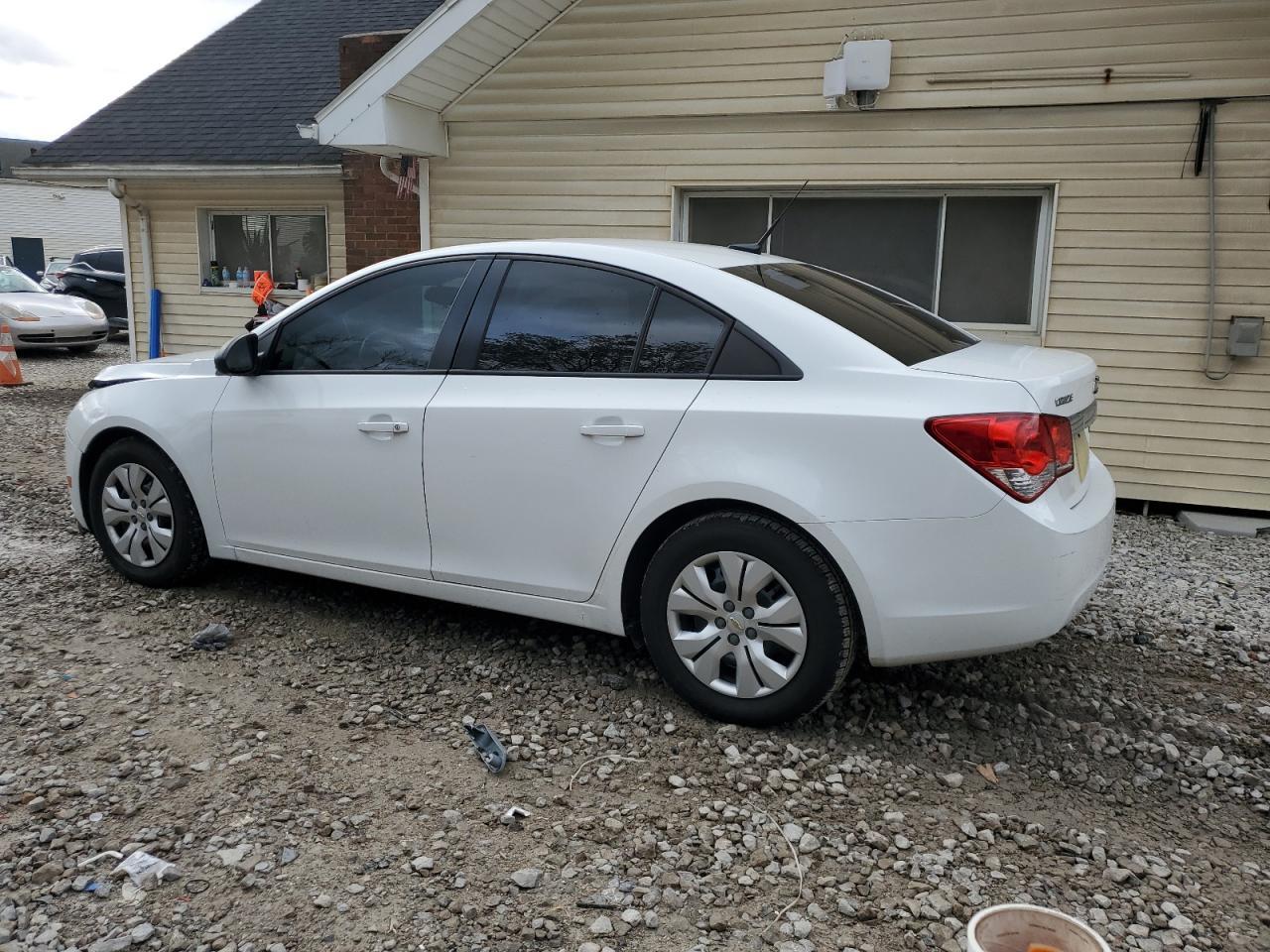 2014 Chevrolet Cruze Ls - Фото 2