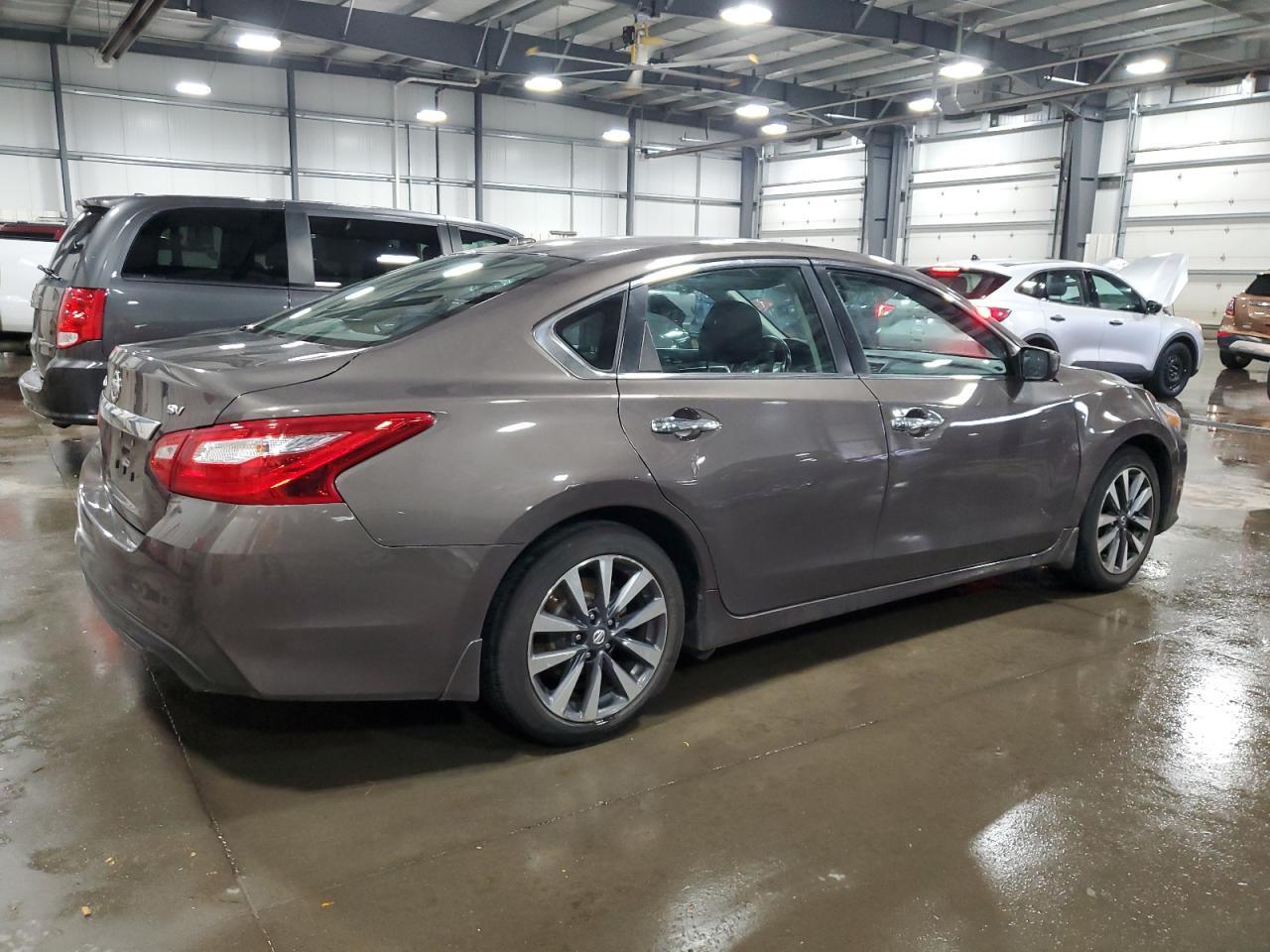 2016 Nissan Altima 2.5 - Фото 3