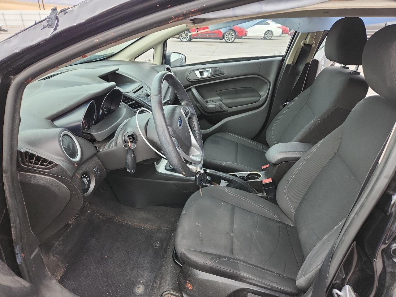2015 Ford Fiesta Se - Фото 7