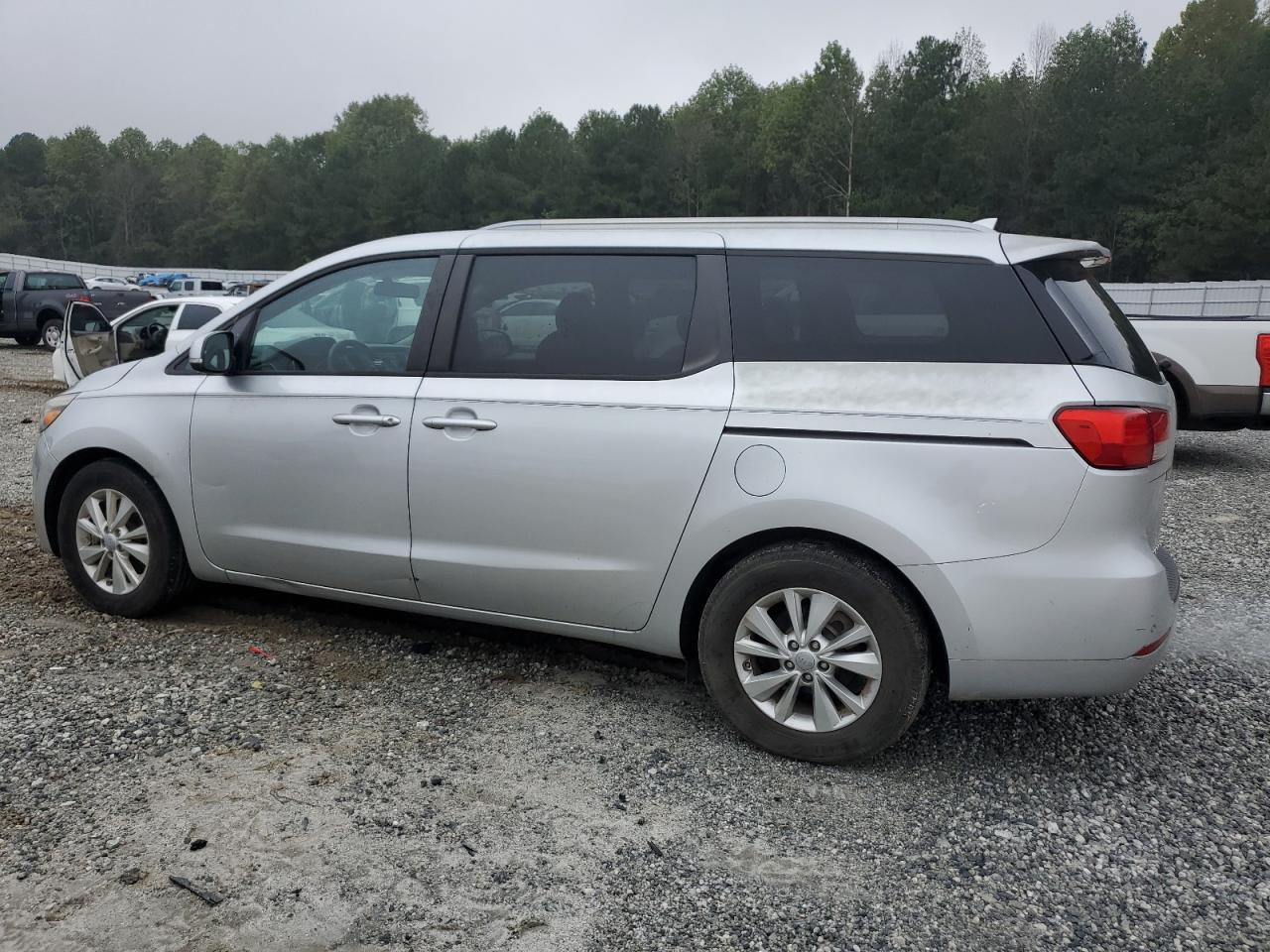 2015 Kia Sedona Lx - Фото 2