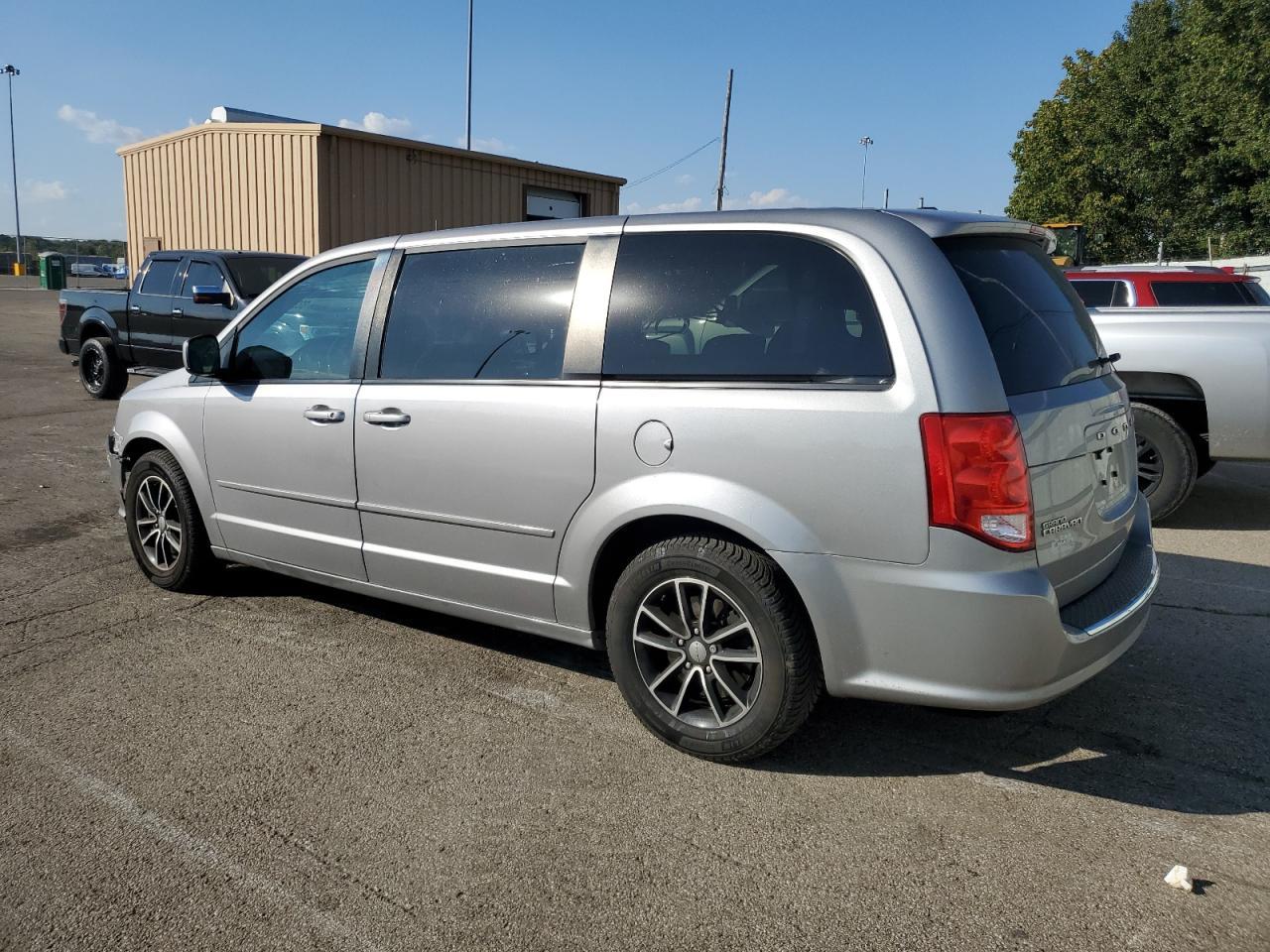 2017 Dodge Grand Caravan Gt - Фото 2