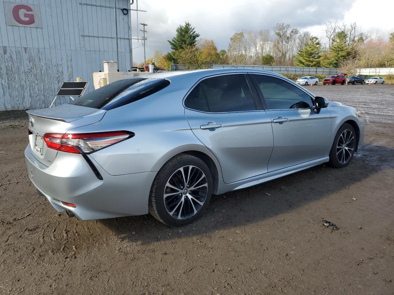 2018 Toyota Camry L - Фото 3