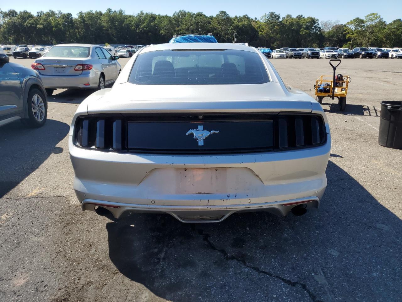 2017 Ford Mustang - Фото 6