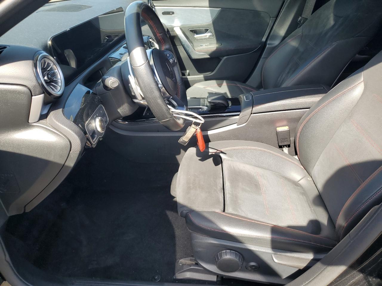 2022 Mercedes-Benz A 220 4Matic - Фото 7