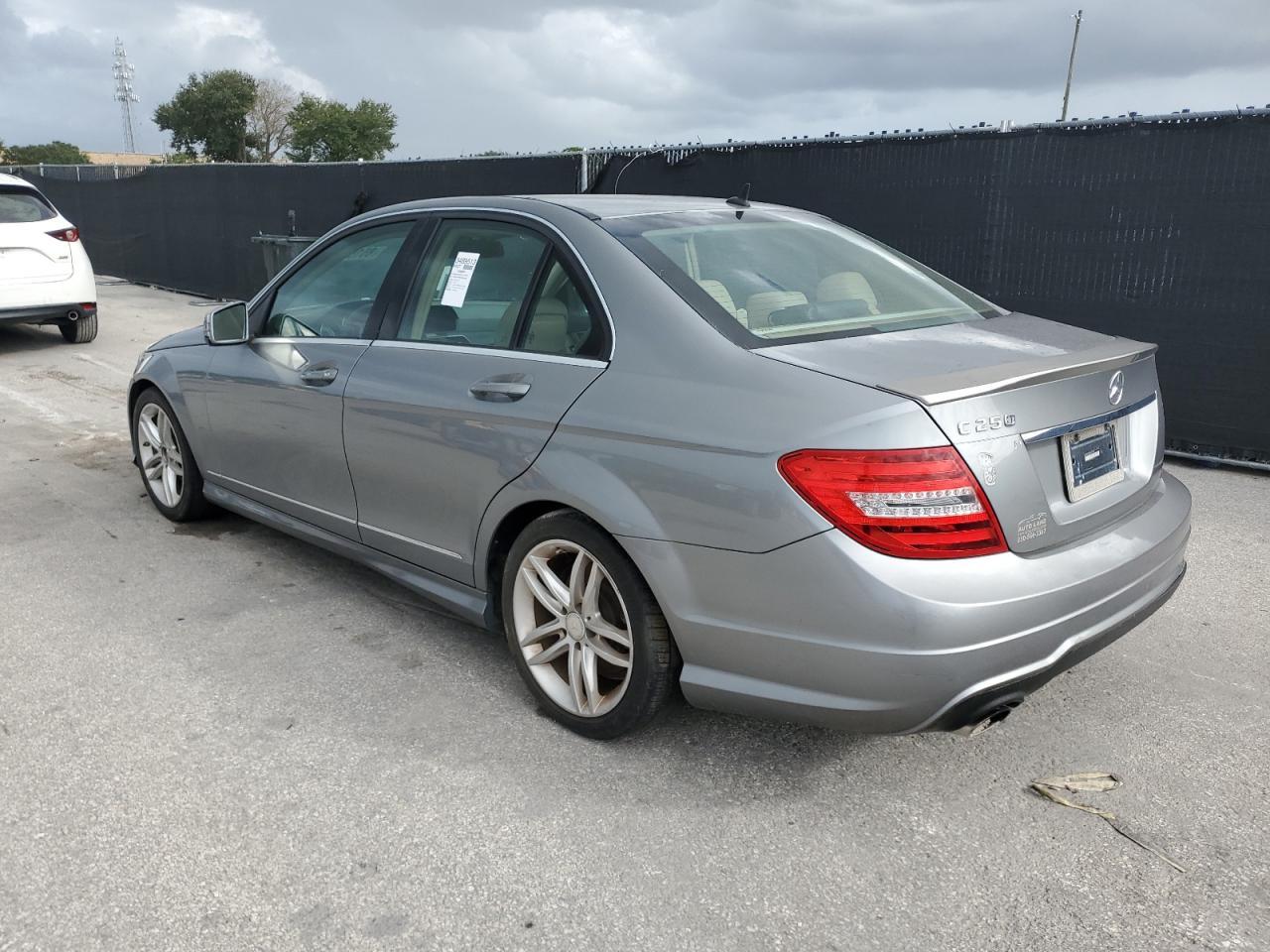 2014 Mercedes-Benz C 250 - Фото 2