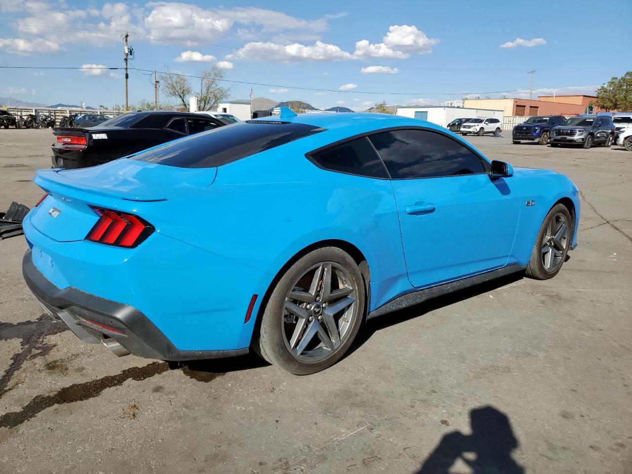 2025 Ford Mustang Gt - Image 3