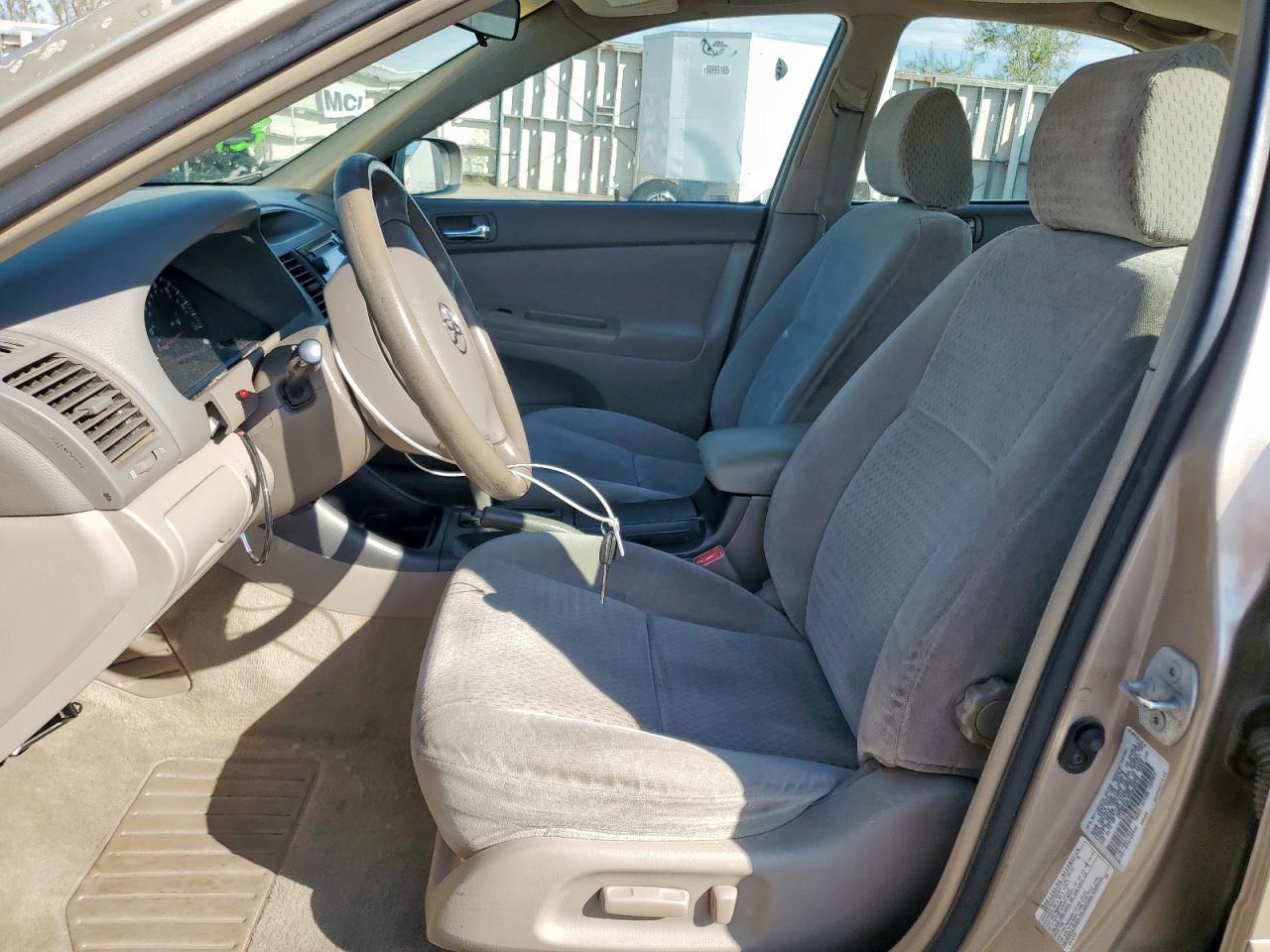 2002 Toyota Camry Le - Фото 7