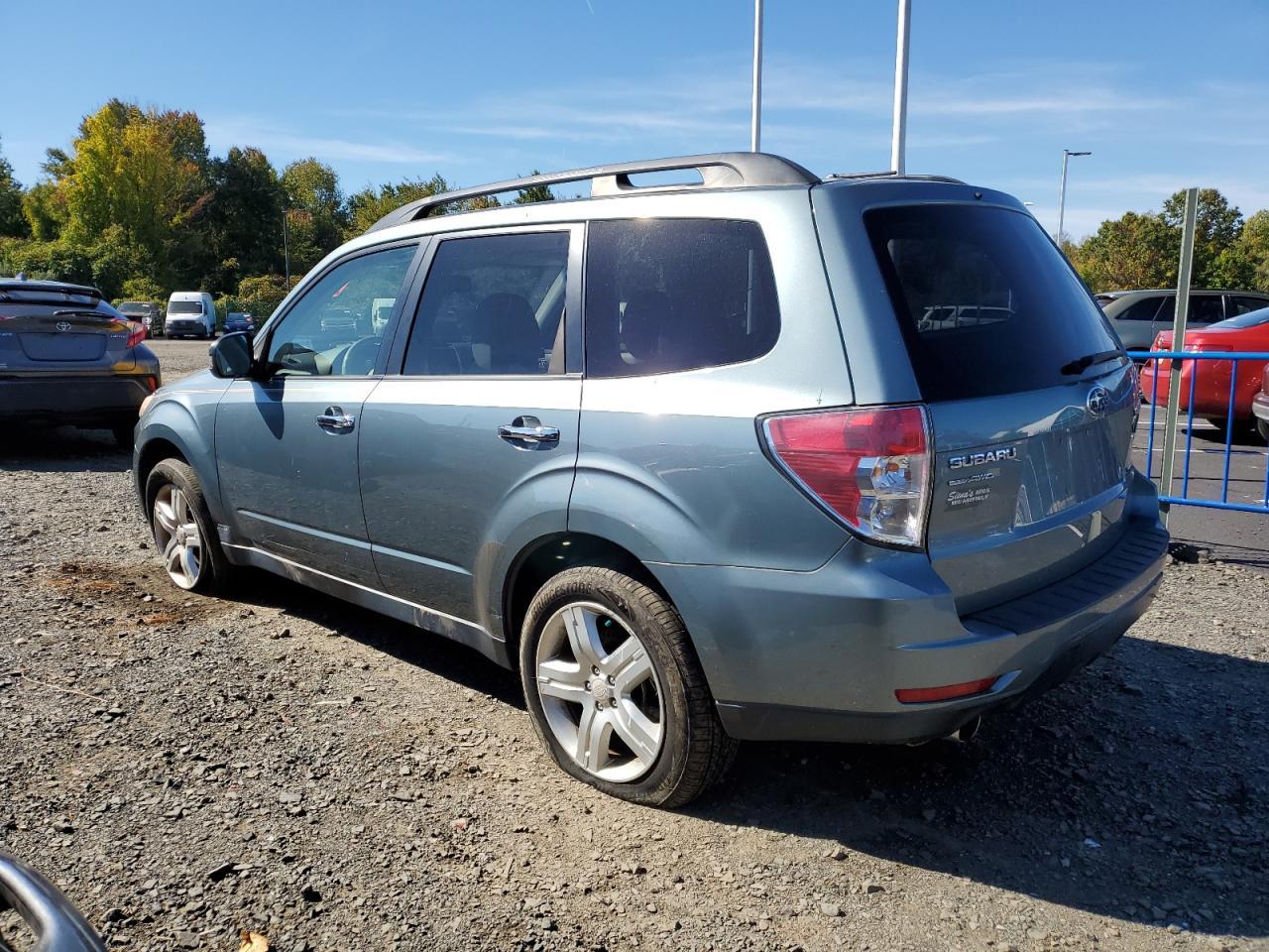 2010 Subaru Forester 2.5X Limited - Фото 2