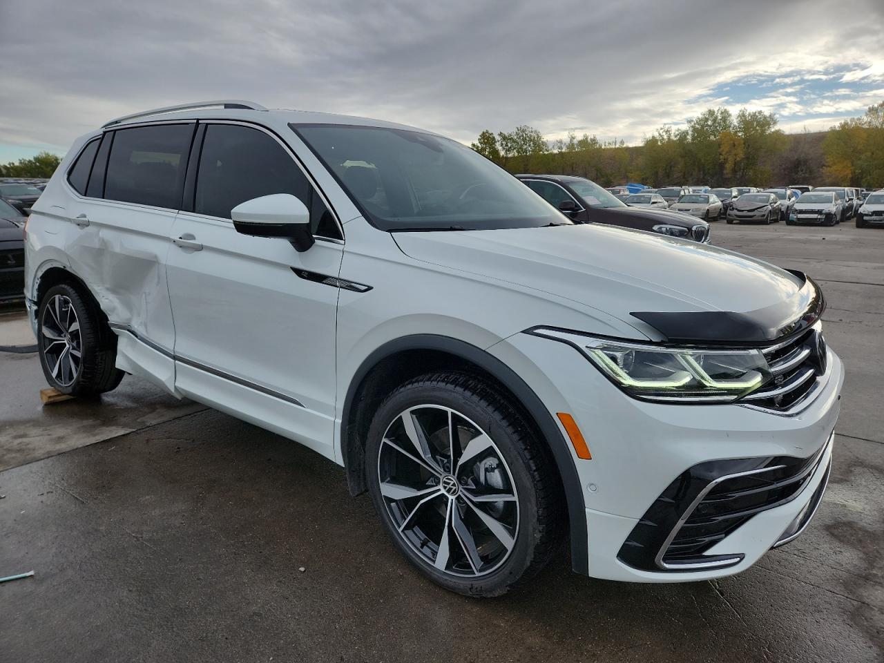 2024 Volkswagen Tiguan Sel R-Line Black - Image 4