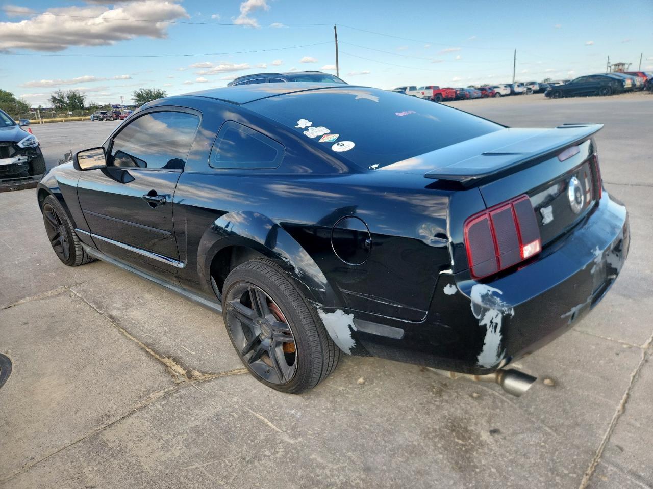 2008 Ford Mustang - Фото 2