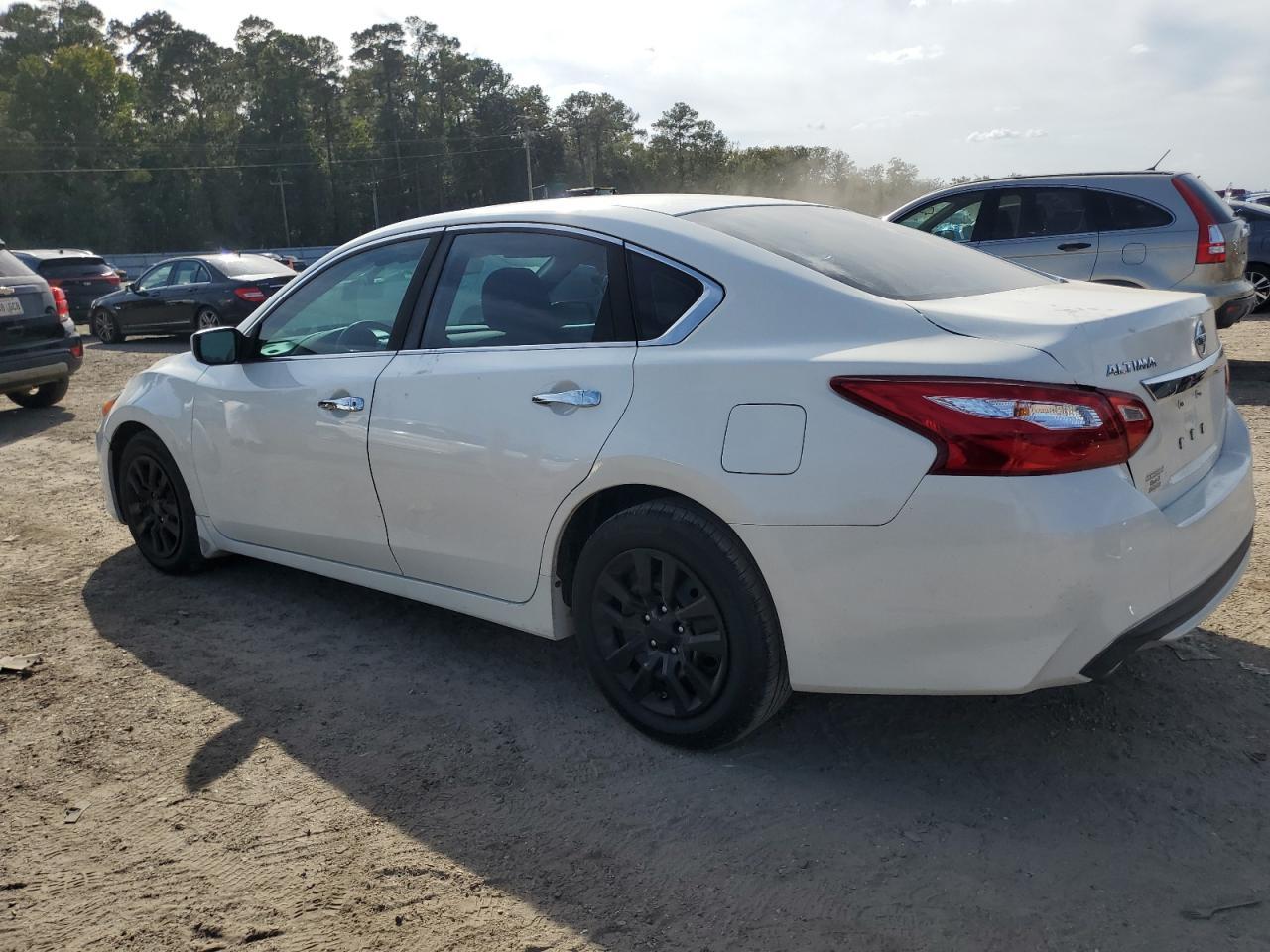 2016 Nissan Altima 2.5 - Фото 2