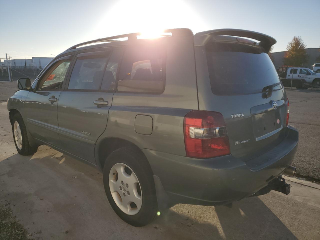 2006 Toyota Highlander Limited - Image 2