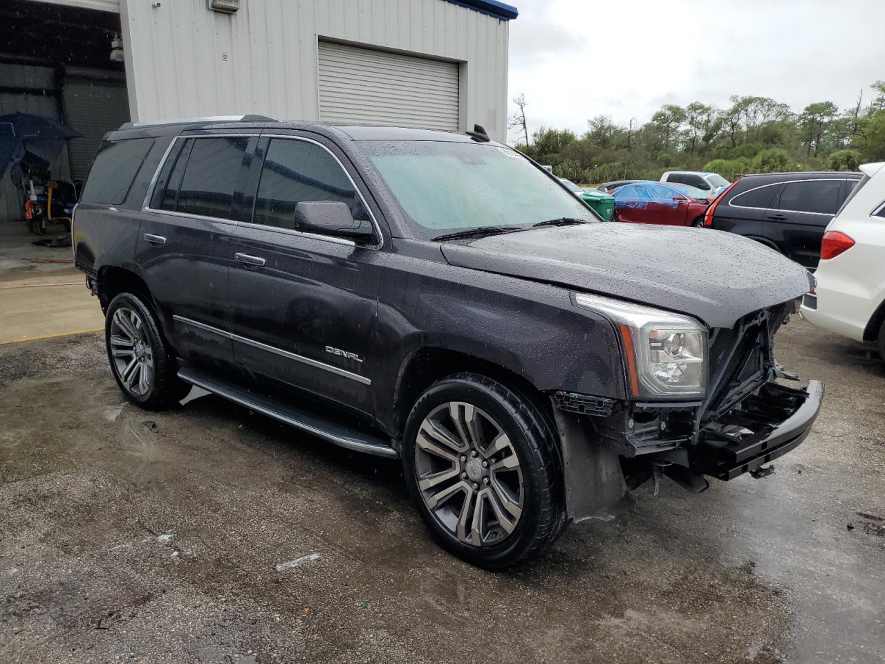 2018 GMC Yukon Denali - Image 4