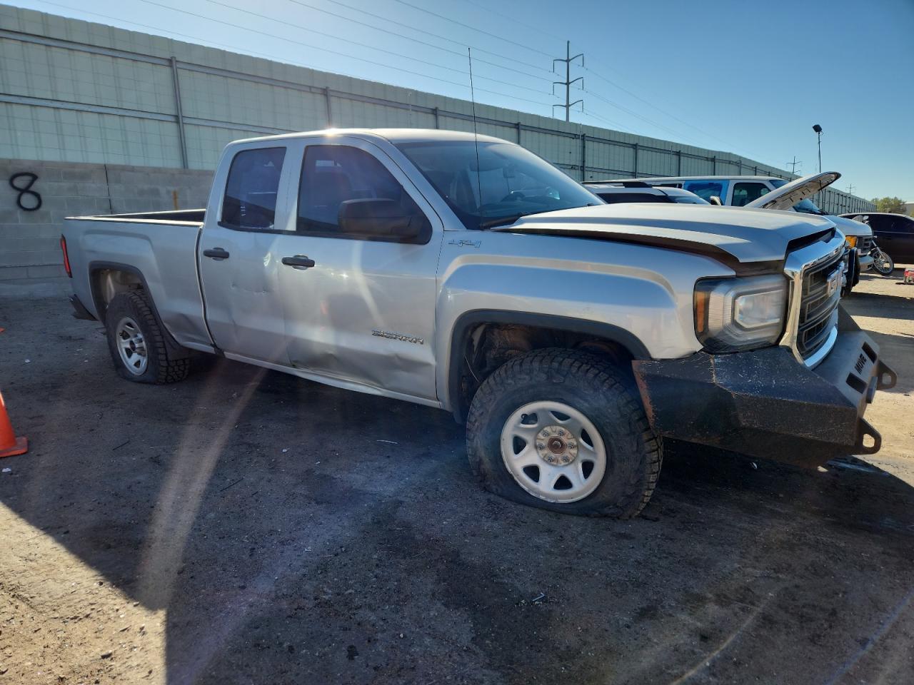 2018 GMC Sierra - Image 4