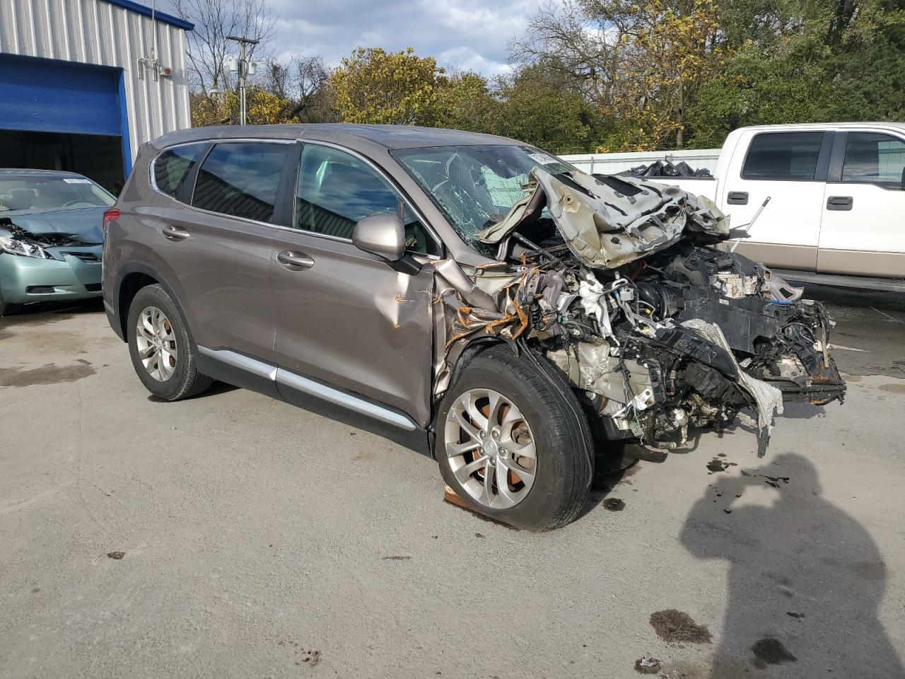 2019 Hyundai Santa Fe Se - Фото 4
