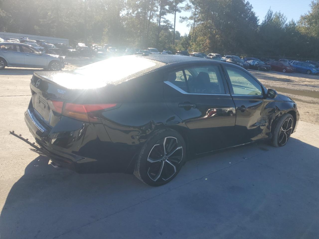 2023 Nissan Altima Sr - Фото 3