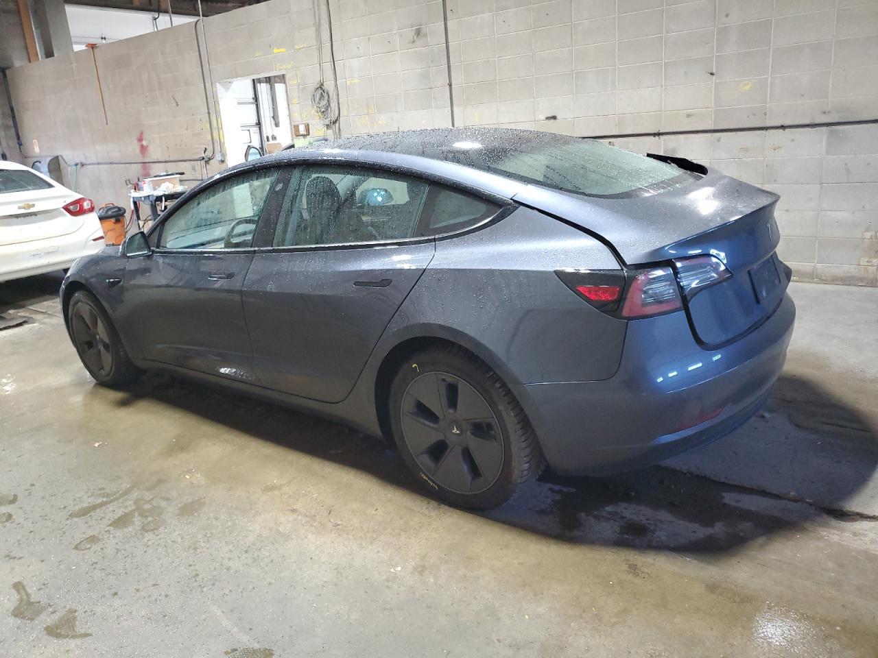2022 Tesla Model 3 - Фото 2