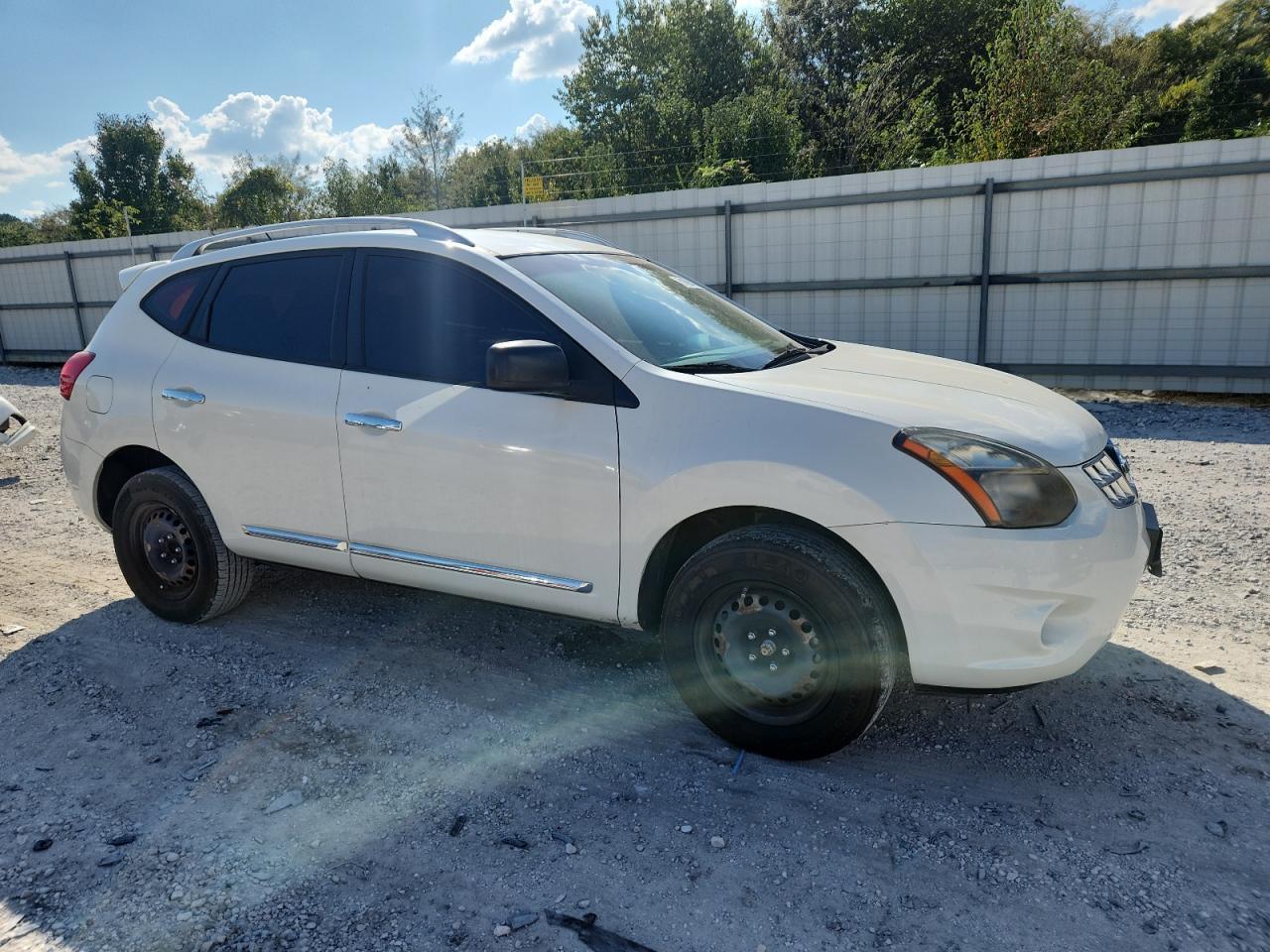 2015 Nissan Rogue Select S - Image 4