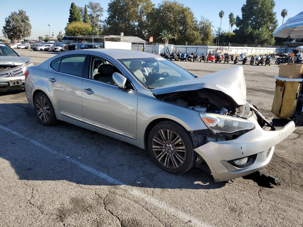 2014 Kia Cadenza Premium - Image 4