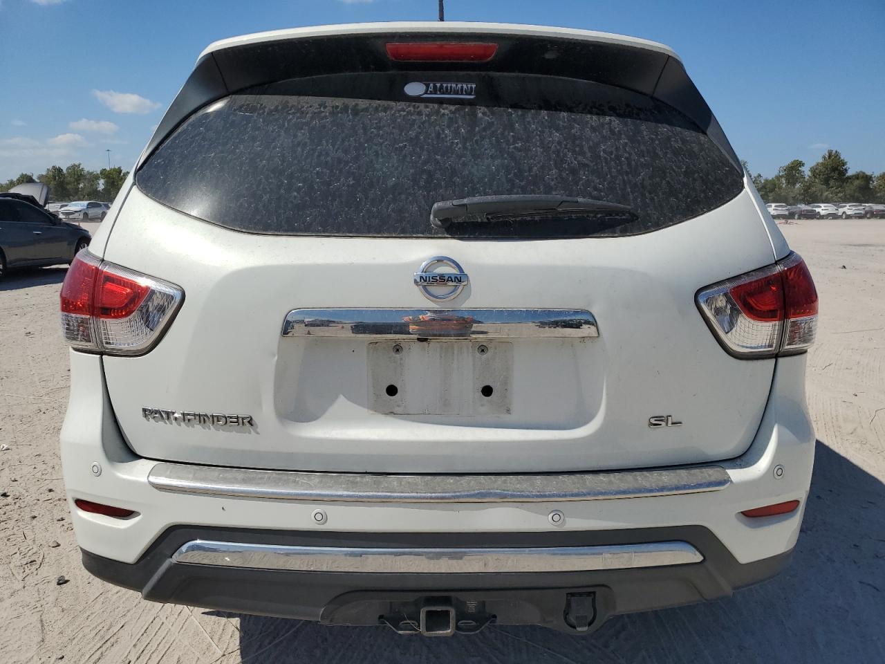 2014 Nissan Pathfinder S - Image 6