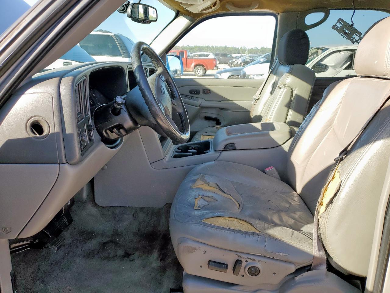 2004 Chev Tahoe - Image 7