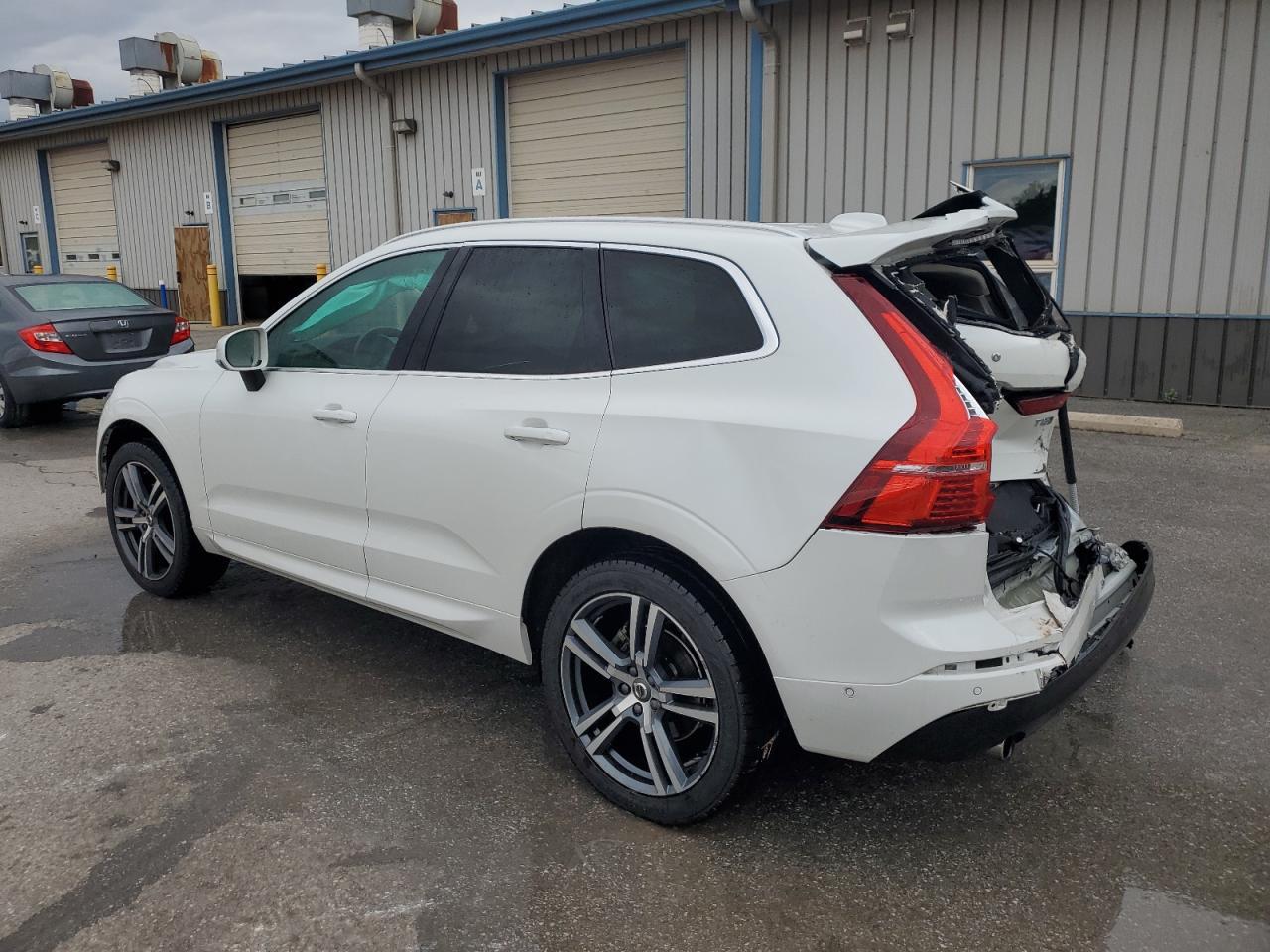 2018 Volvo Xc60 T5 Momentum - Фото 2