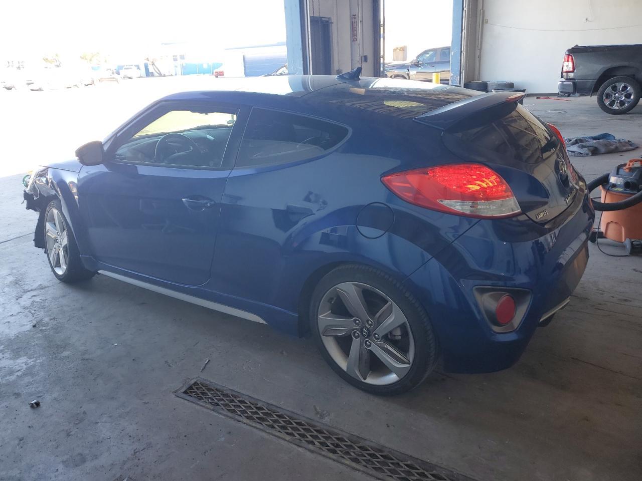 2017 Hyundai Veloster Turbo - Фото 2