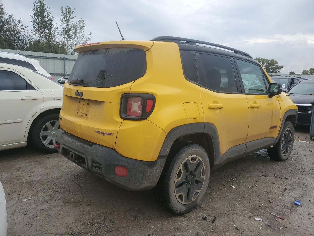 2017 Jeep Renegade Trailhawk - Image 3