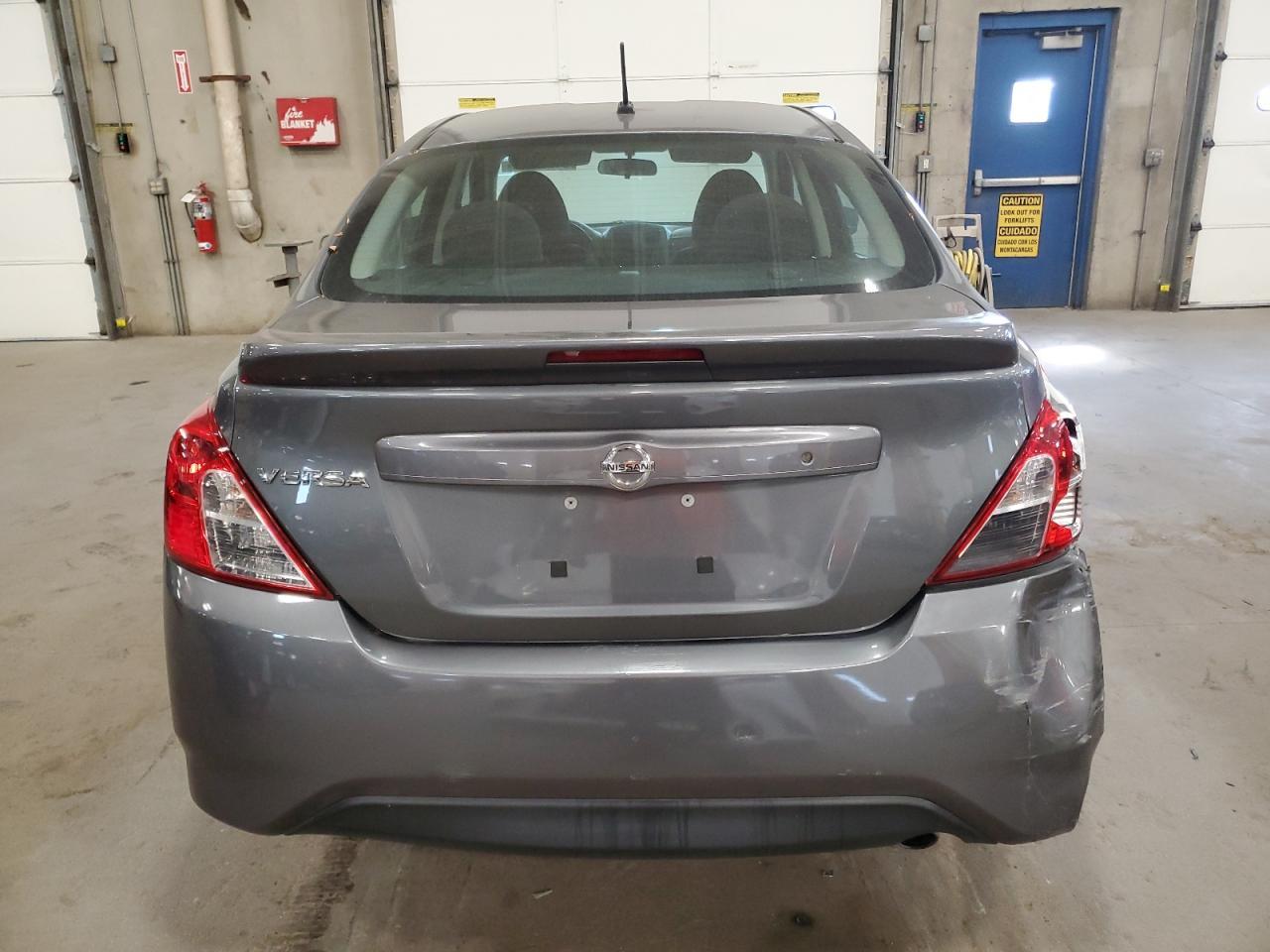 2018 Nissan Versa S - Фото 6