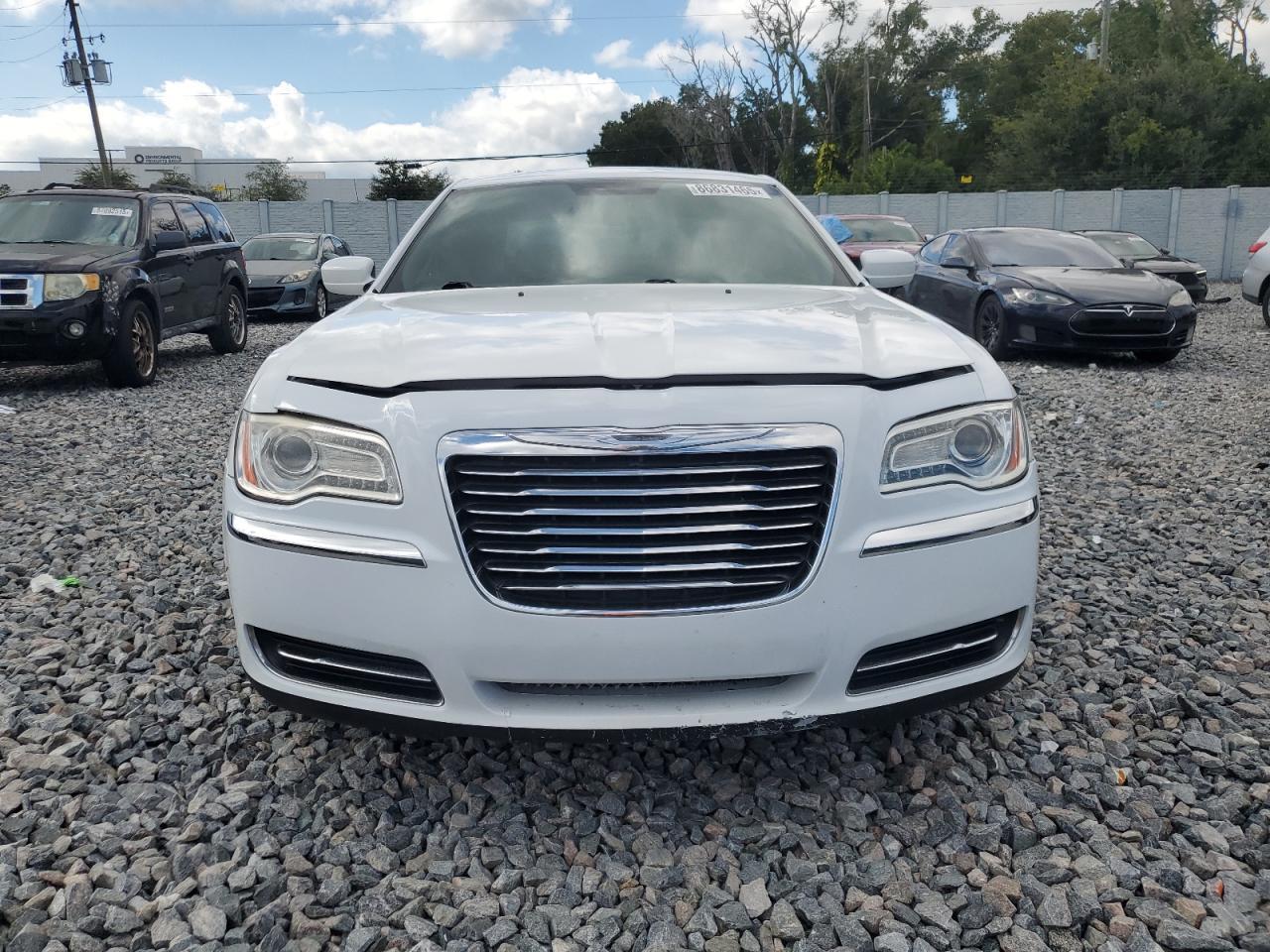2013 Chrysler 300 - Image 5