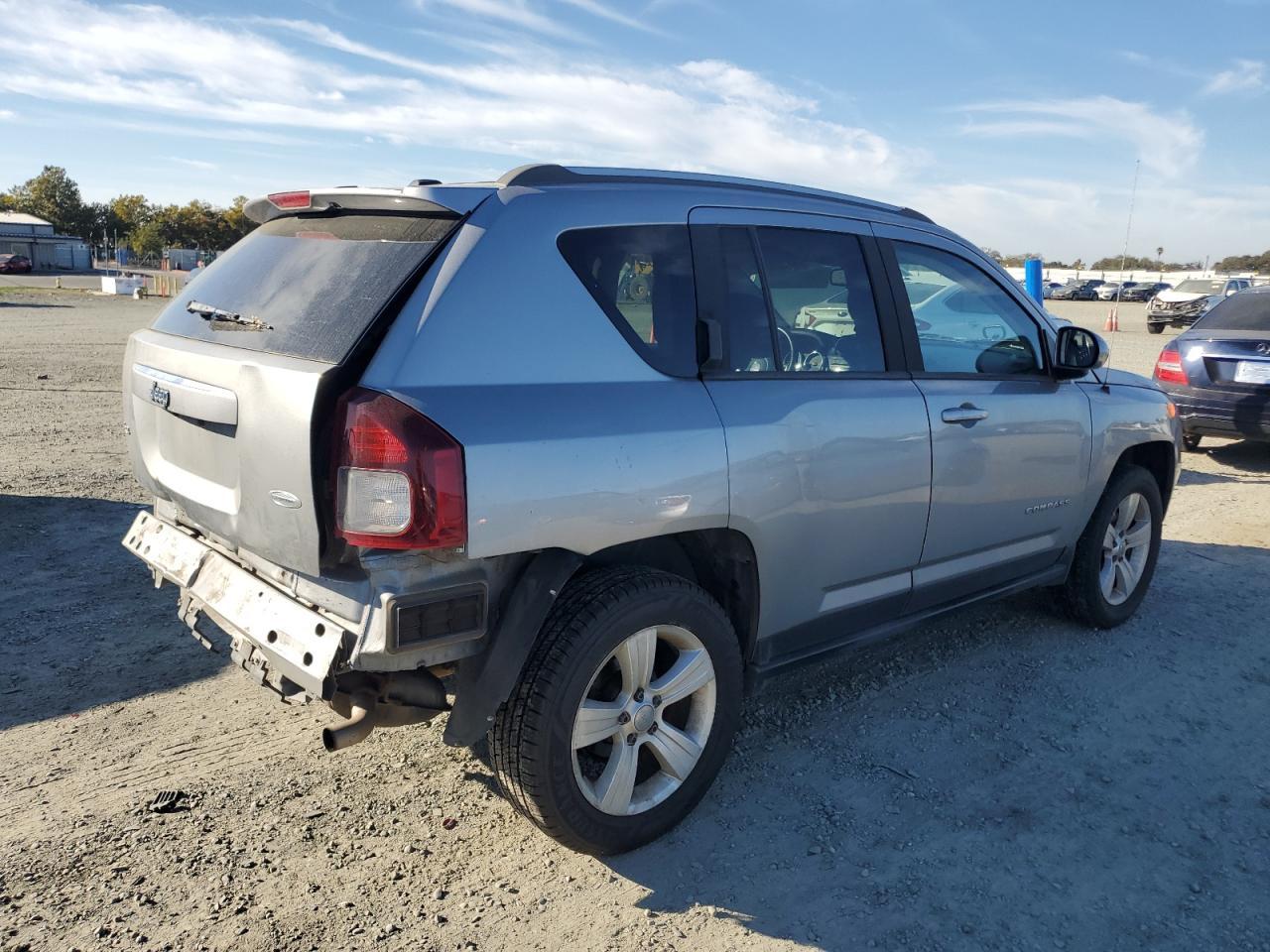 2016 Jeep Compass Latitude - Image 3