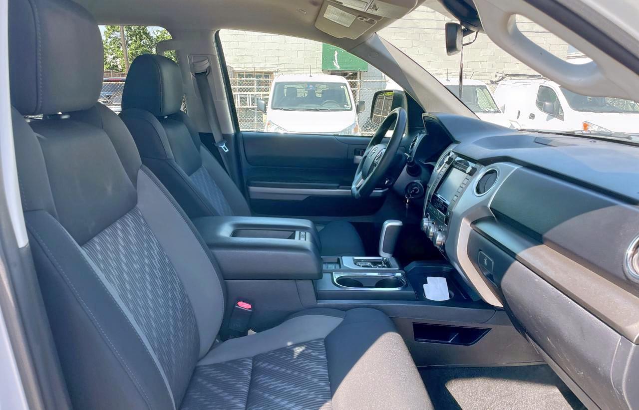 2019 Toyota Tundra Crewmax Sr5 - Image 5