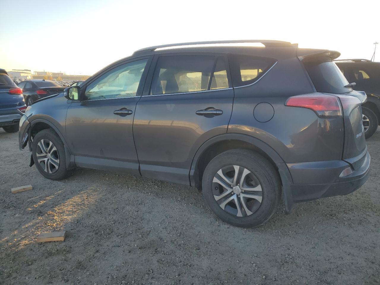 2018 Toyota Rav4 Le - Фото 2