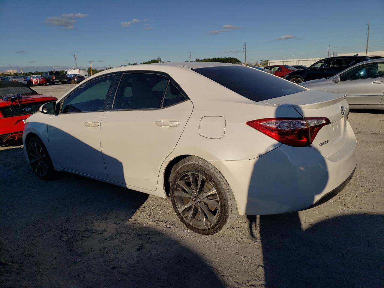 2017 Toyota Corolla L - Фото 2