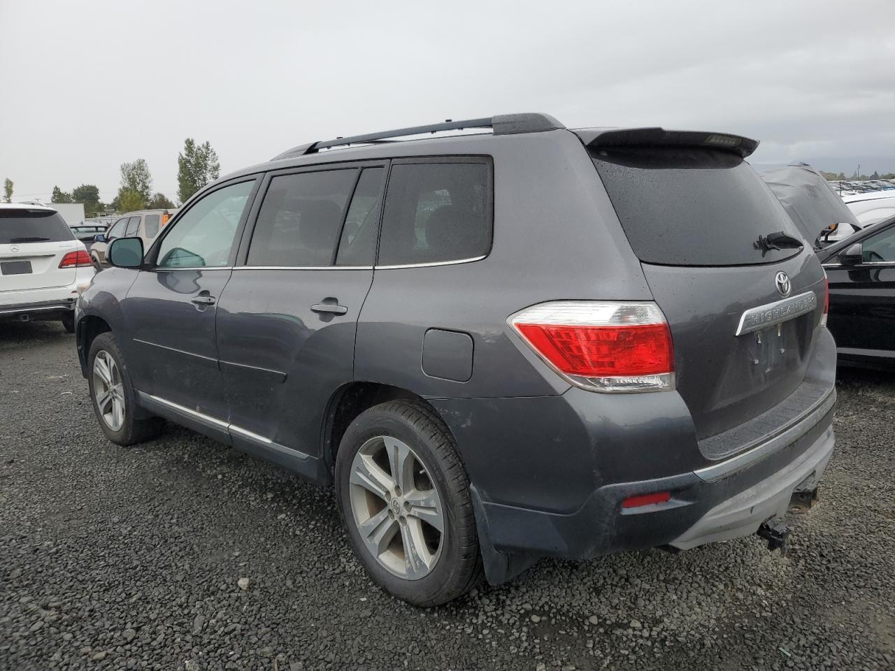 2013 Toyota Highlander Base - Фото 2