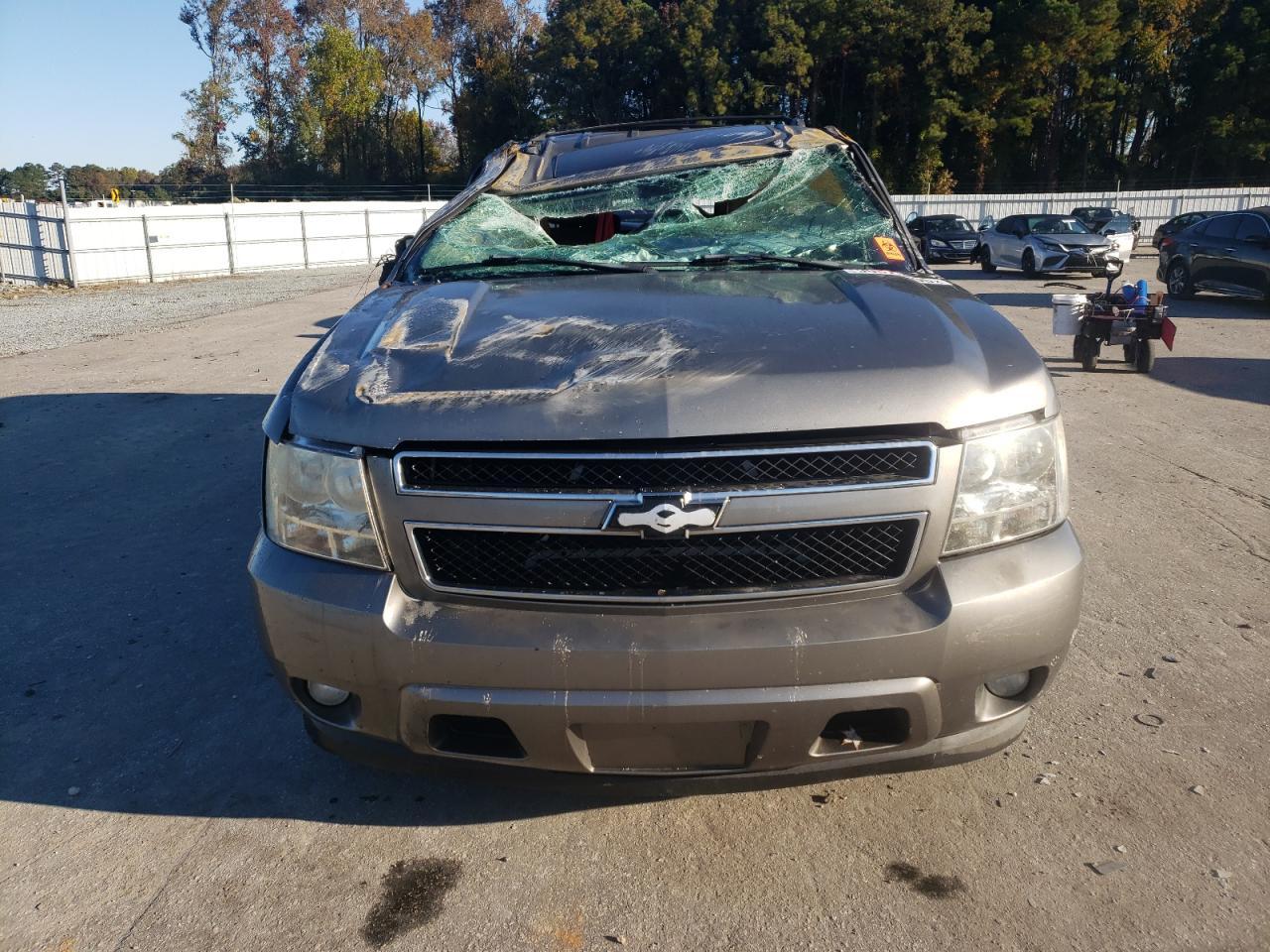 2007 Chevrolet Suburban C1500 - Image 5