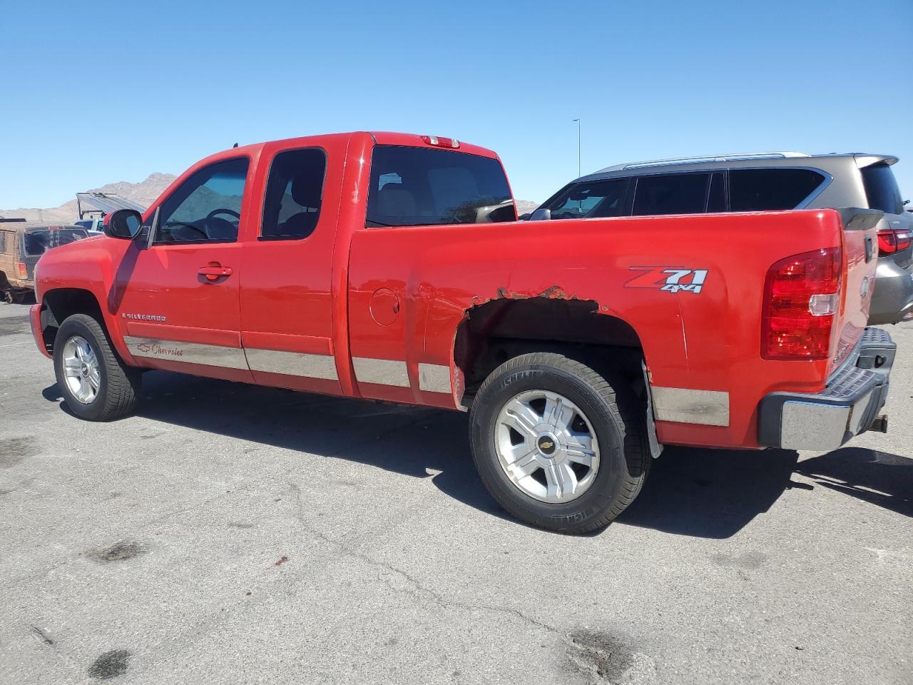 2008 Chevrolet Silverado K1500 - Image 2