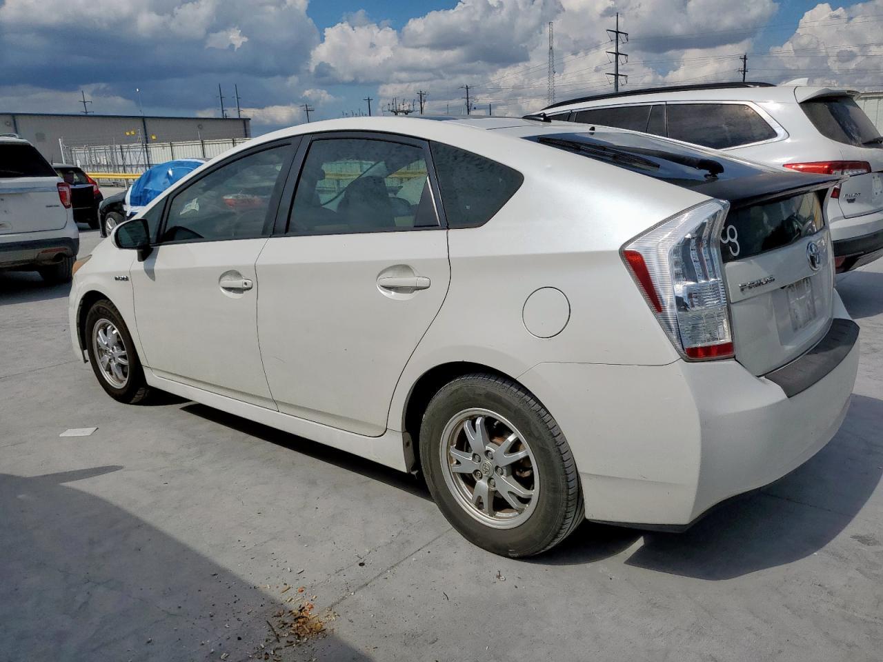 2010 Toyota Prius - Image 2