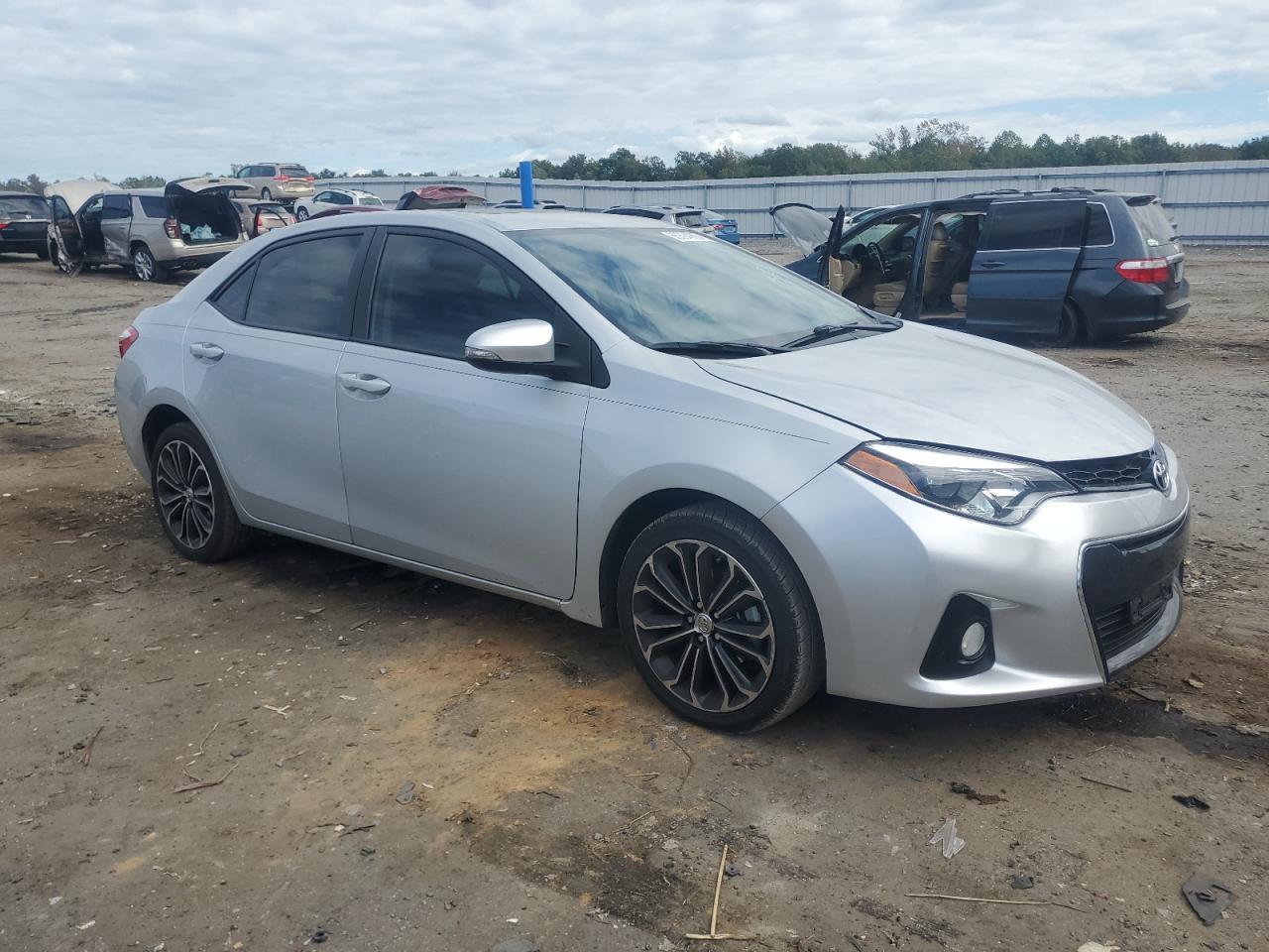 2015 Toyota Corolla L - Фото 4