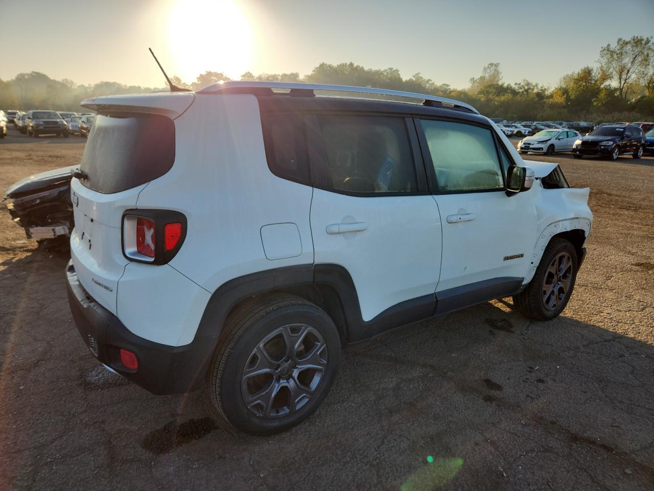 2015 Jeep Renegade Limited - Фото 3