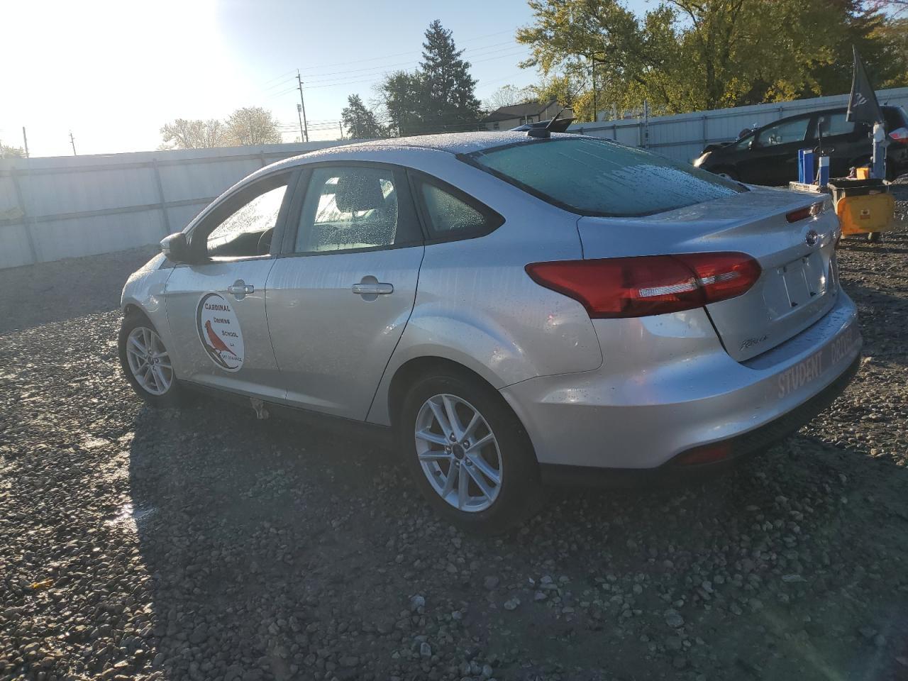 2017 Ford Focus Se - Image 2