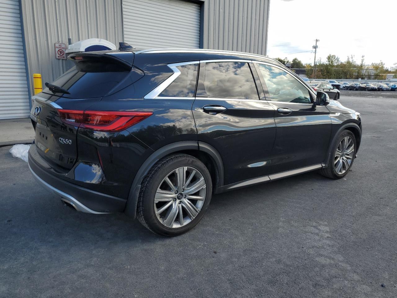 2021 Infiniti Qx50 Essential - Image 3