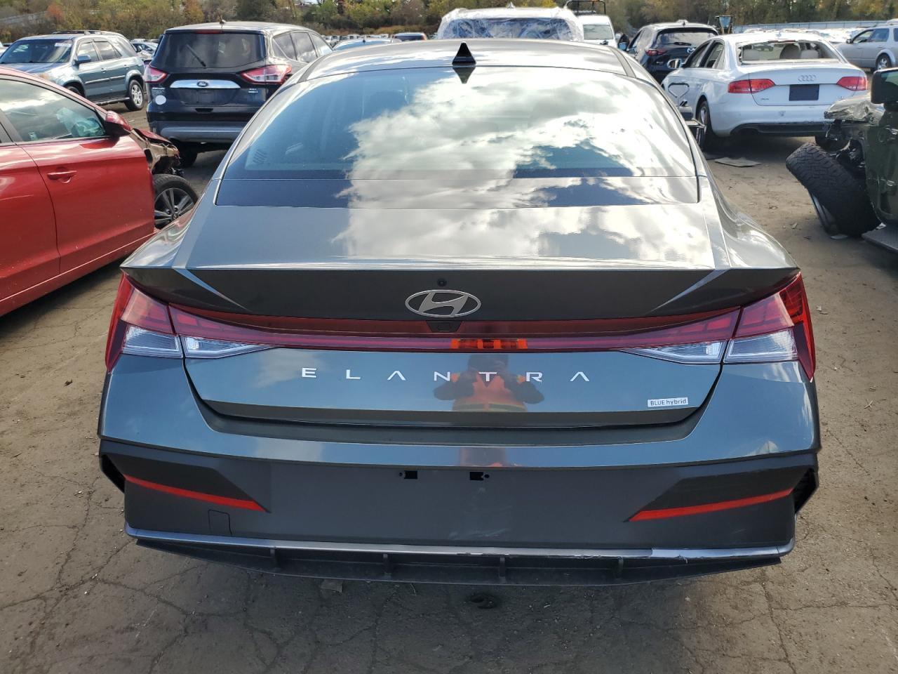 2025 Hyundai Elantra Blue - Image 6